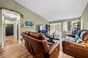7136 N Churchill Pl, Concord Twp, OH 44077 - Photo 2