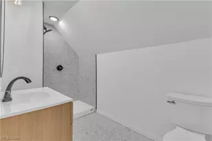 2233 E 93rd St, Loveland, OH 44106 - Photo 30