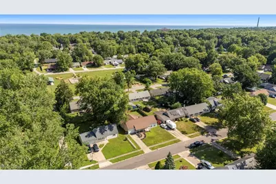 4845 Redwood Drive, Sheffield Lake, OH 44054 - Photo 6