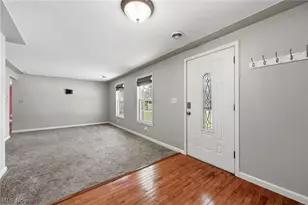 4845 Redwood Dr, Sheffield Lake, OH 44054 - Photo 8