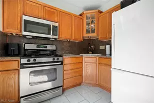3270 W 122nd St, Loveland, OH 44111 - Photo 2