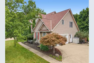 301 Aynesly Way, Brunswick, OH 44212 - Photo 2