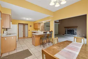 301 Aynesly Way, Brunswick, OH 44212 - Photo 8