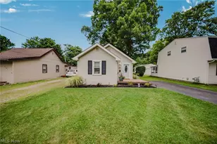 7611 Manor Dr, Mentor on the Lake, OH 44060 - Photo 2
