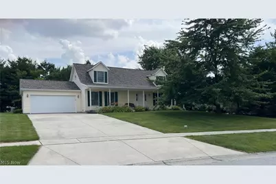 1013 Cherokee, Wapakoneta, OH 45895 - Photo 1