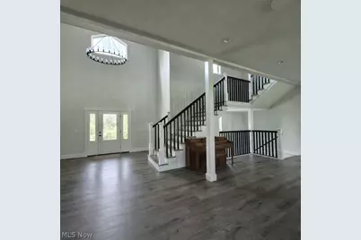 2252 Applegrove Street NE, Canton, OH 44721 - Photo 2