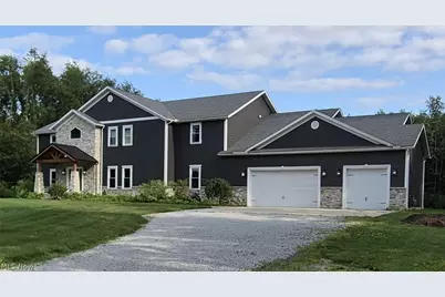 2252 Applegrove Street NE, Canton, OH 44721 - Photo 1