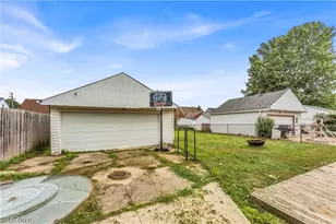 30015 Warren Rd, Wickliffe, OH 44092 - Photo 22