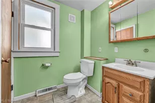 224 Kenyon Rd, Eastlake, OH 44095 - Photo 16