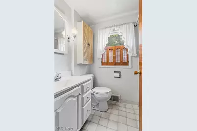 321 Woodrow Street NW, North Canton, OH 44720 - Photo 18