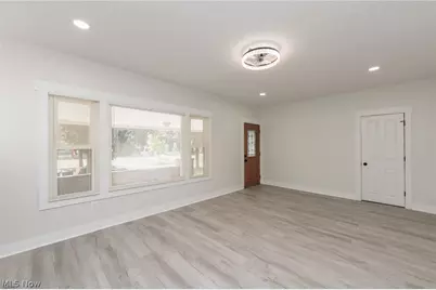 11711 Buckingham Avenue, Loveland, OH 44120 - Photo 4
