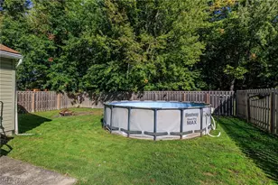 2415 E Ridgewood Dr, Green Hills, OH 44131 - Photo 10