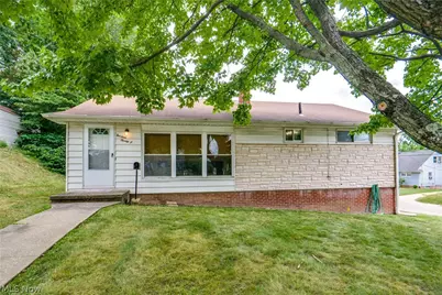 1425 Colonial Boulevard NE, Canton, OH 44714 - Photo 1