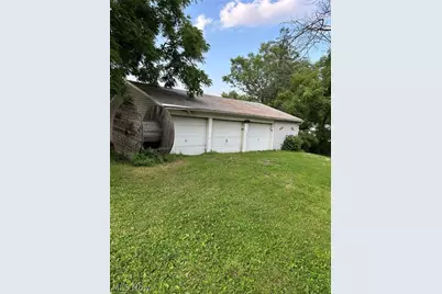 6027 Louisville Street, Louisville, OH 44641 - Photo 4