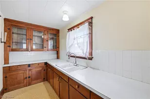 214 6th St, Campbell, OH 44405 - Photo 16