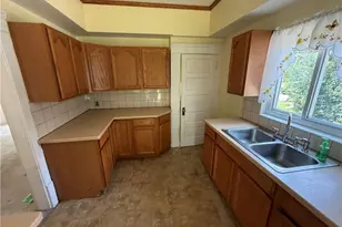 1273 Girard St, Akron, OH 44301 - Photo 8