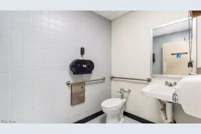2411 E Wheeling Avenue, Cambridge, OH 43725 - Photo 16