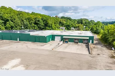 2411 E Wheeling Avenue, Cambridge, OH 43725 - Photo 2