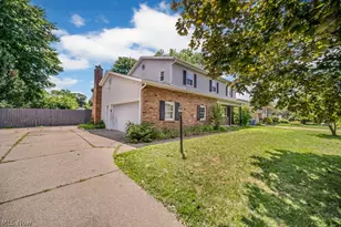 731 Redwood Dr, Canal Fulton, OH 44614 - Photo 4
