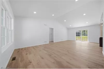 517 Whitetail Trail NE, Canton, OH 44704 - Photo 10