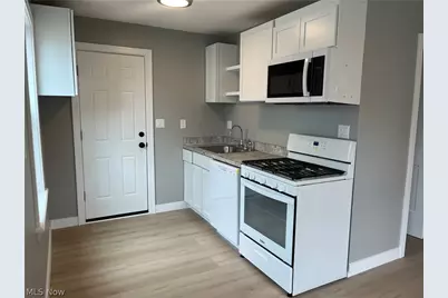 522 Courtland Street, Fairport Harbor, OH 44077 - Photo 8