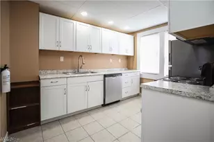 559 E Exchange E, Akron, OH 44306 - Photo 2