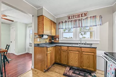 3857 Violand Street, Louisville, OH 44641 - Photo 10