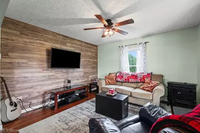 3857 Violand Street, Louisville, OH 44641 - Photo 8