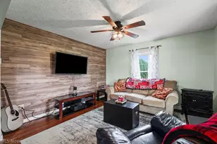3857 Violand St, Louisville, OH 44641 - Photo 8