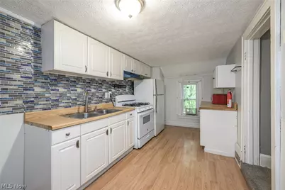 324 Eastland Avenue, Akron, OH 44305 - Photo 18