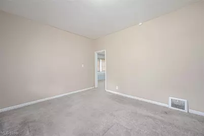 324 Eastland Avenue, Akron, OH 44305 - Photo 12