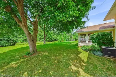 1812 Skyline Drive, Lorain, OH 44053 - Photo 38