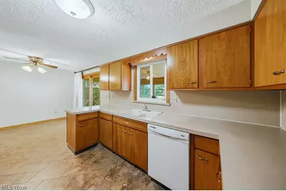1812 Skyline Drive, Lorain, OH 44053 - Photo 16