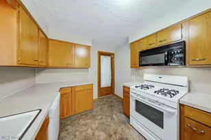 1812 Skyline Dr, Lorain, OH 44053 - Photo 18