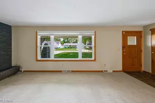 1812 Skyline Dr, Lorain, OH 44053 - Photo 6