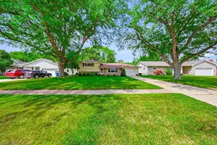 1812 Skyline Dr, Lorain, OH 44053 - Photo 2