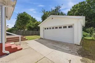392 Oxford Ave, Akron, OH 44310 - Photo 6