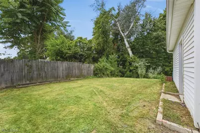 392 Oxford Avenue, Akron, OH 44310 - Photo 8