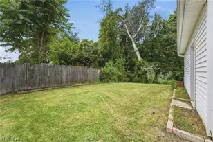 392 Oxford Ave, Akron, OH 44310 - Photo 8