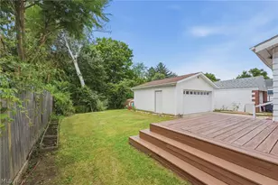 392 Oxford Ave, Akron, OH 44310 - Photo 10