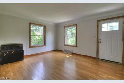 33901 Eddy Road, Willoughby Hills, OH 44094 - Photo 8