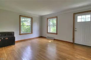 33901 Eddy Rd, Willoughby Hills, OH 44094 - Photo 8