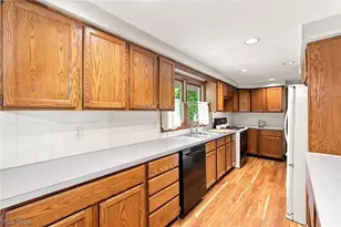 712 Renninger Rd, New Franklin, OH 44319 - Photo 12