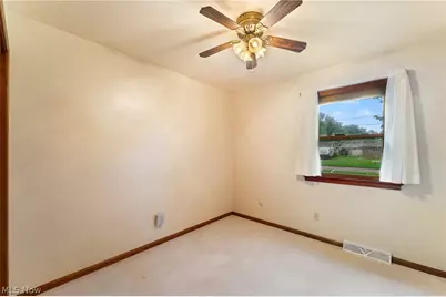 1827 Brockton Drive, Austintown, OH 44511 - Photo 18