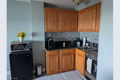 11850 Edgewater Drive #717, Oakwood, OH 44107 - Photo 4