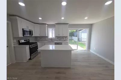 203 Paxton Road, Eastlake, OH 44095 - Photo 10