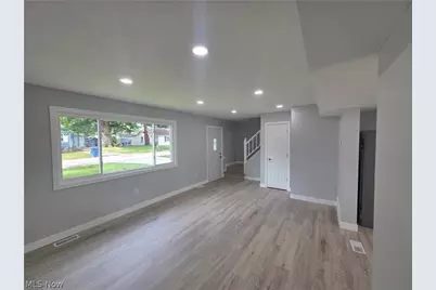 203 Paxton Road, Eastlake, OH 44095 - Photo 4