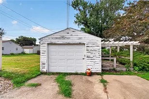 1611 32nd St NE, Canton, OH 44714 - Photo 22