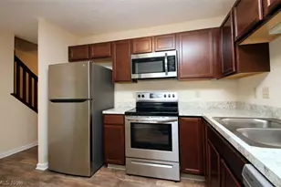33160 Beverly Ln, Avon Lake, OH 44012 - Photo 4