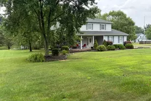 8761 Crow Dr, Macedonia, OH 44056 - Photo 2